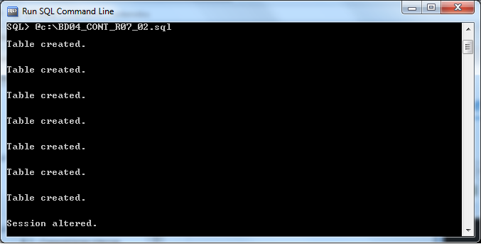 Ventana en la que se ve como se ejecutan secuencialmente los comandos incluidos en el archivo sql.