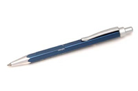 Bolígrafo azul y con adornos plateados.