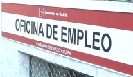 Foto del cartel de entrada a la oficina de empleo.