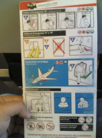 Folleto de las medidas de seguridad de un pasajero de un avión.