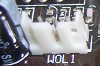 Conector de tipo WOL, que sirve para iniciar el ordenador a través de una señal enviada por la red