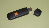 Pequeño modem adsl similar en apariencia que un lapiz de memoria USB.