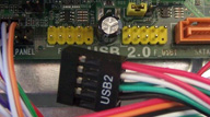 Conectores macho y hembra de los cables USB que van al panel frontal 
